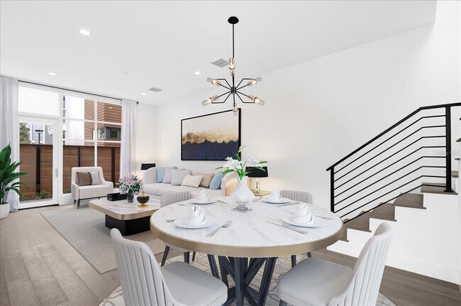 Photo - 1776 Mondrian Cir