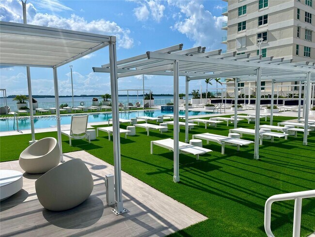 Building Photo - 770 Claughton Island Dr Unit 1415