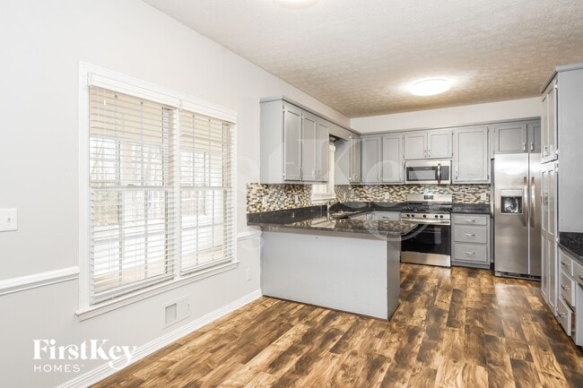 Photo - 7285 Wyngate Dr