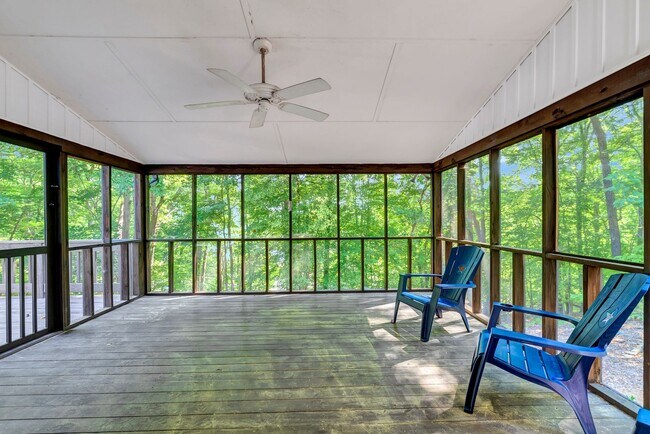 Photo - This WATERFRONT-FULLY FURNISHED-ALL INCLUS...