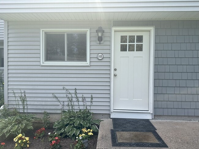 Building Photo - 16 Seymour Rd Unit 16E Rental