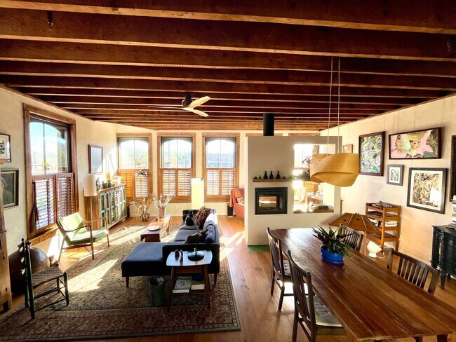 Photo - 101 W. Second St. Unidad Loft on Main