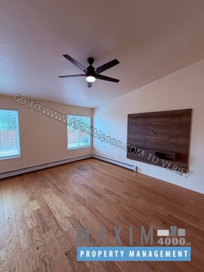 Photo - 255 Sargent Cir