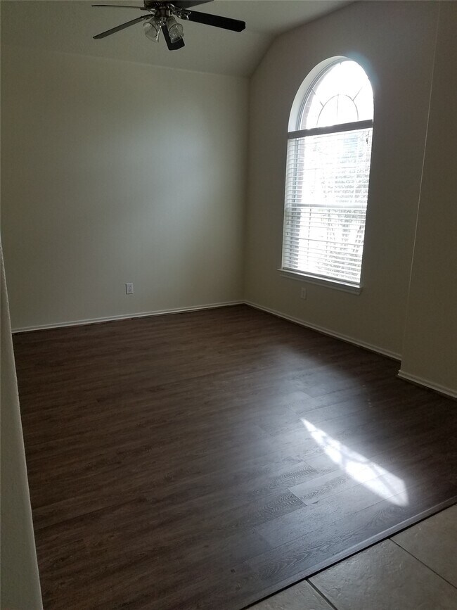 Photo - 25814 Orchard Knoll Ln
