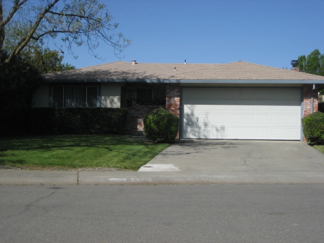 Building Photo - 2701 Blackburn Dr