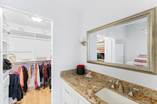 Photo - 9343 Chelsea Dr N