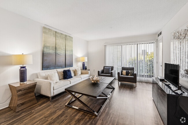 Birch 2BR, 1BA - 880SF - Living Room