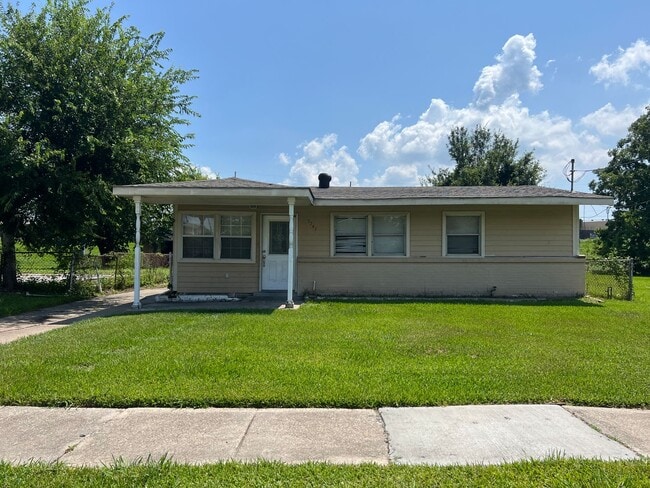 Building Photo - Gentilly Single