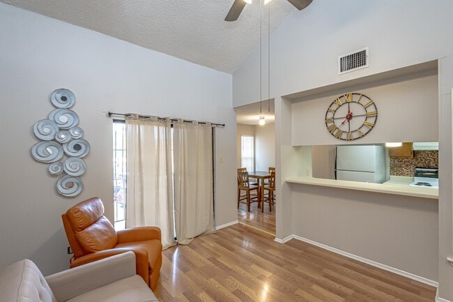 Photo - 100 Hillside Rd Unit 201