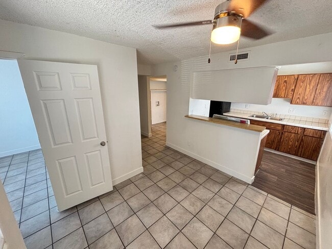 Photo - 2036 Crawford St Unit 1