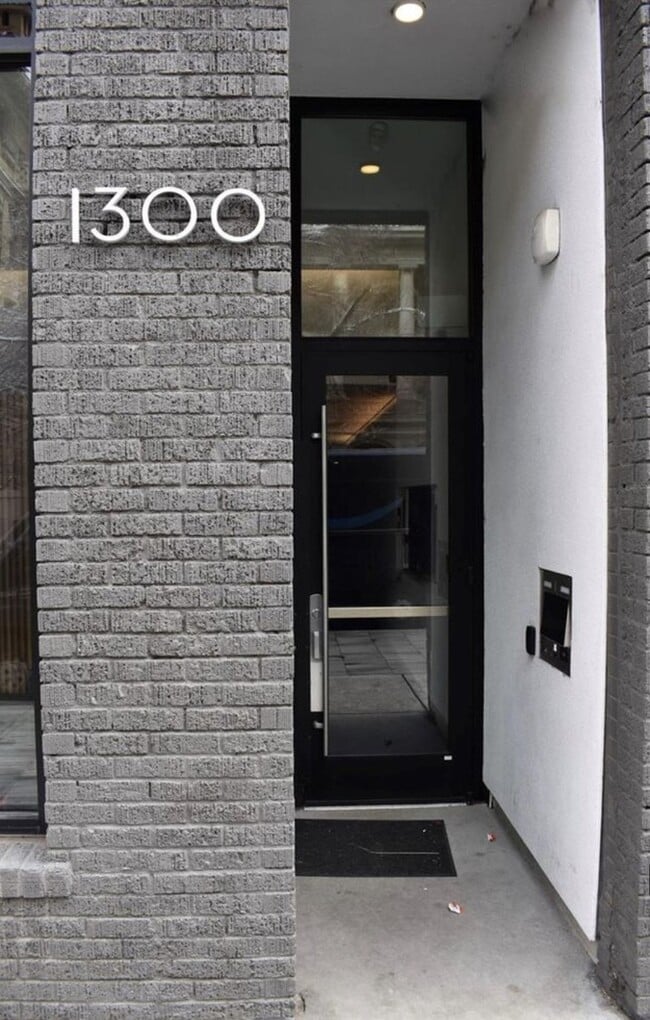 Photo - 1300 Ogden St Unidad 201