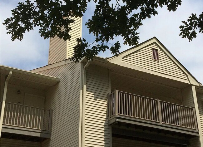 Photo - 504 Thorncliff Dr Unit 303