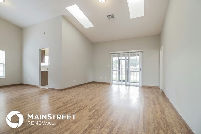 Photo - 1066 Covington St