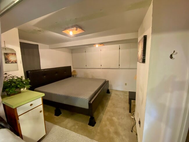 Photo - The Hawthorne Hideaway - Basement Unit