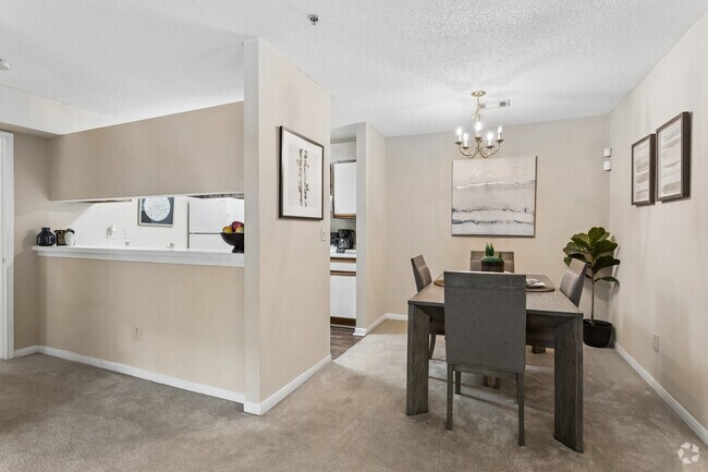 2BR, 2BA - 1,005SF - Dining Room/Kitchen