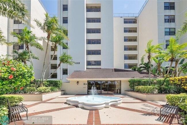 Building Photo - 105 Lake Emerald Dr Unit 406 Rental