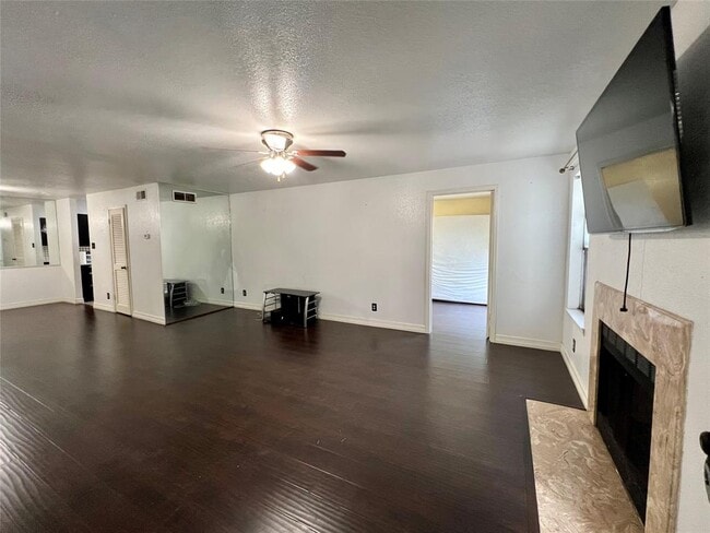 Photo - 9700 Leawood Blvd