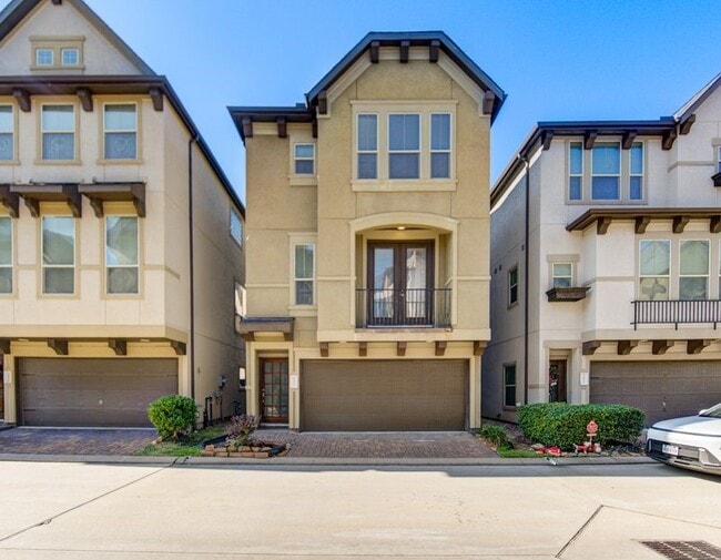 Building Photo - 10014 Spring Shadows Park Cir