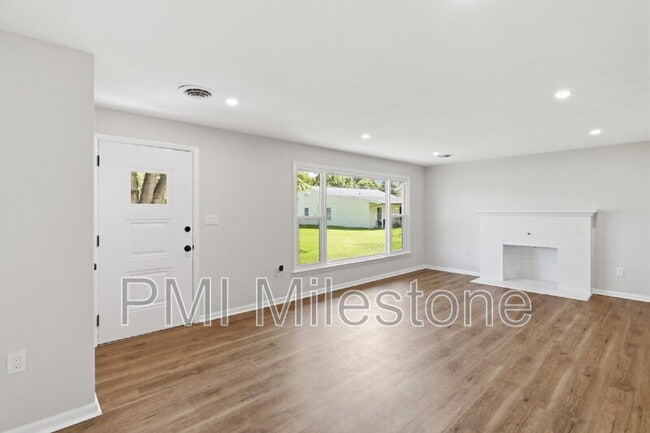 Photo - 13242 Greensburg Rd