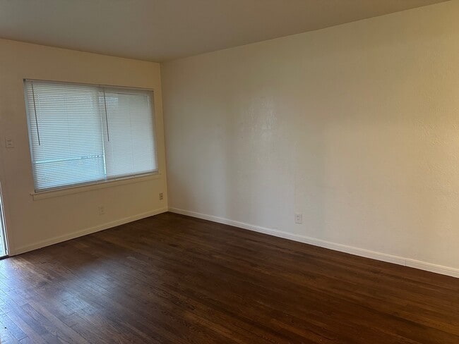 Photo - 116 Forest Oaks Ln