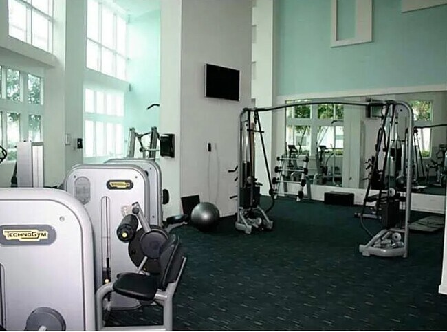 Gym. - 1900 N Bayshore Dr Unit 3612
