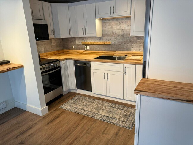 Remodeled Kitchen - 99 Silver St Unit 4-6