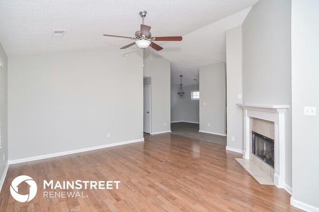 Photo - 4734 Waterfront Oak Dr