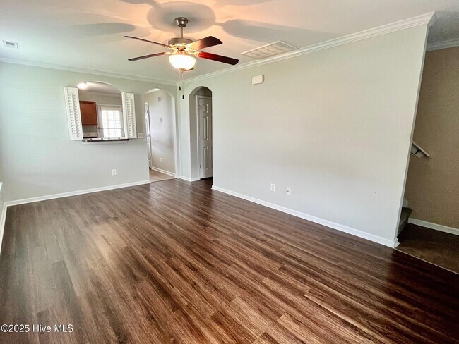 Photo - 227 Glenhaven Ln
