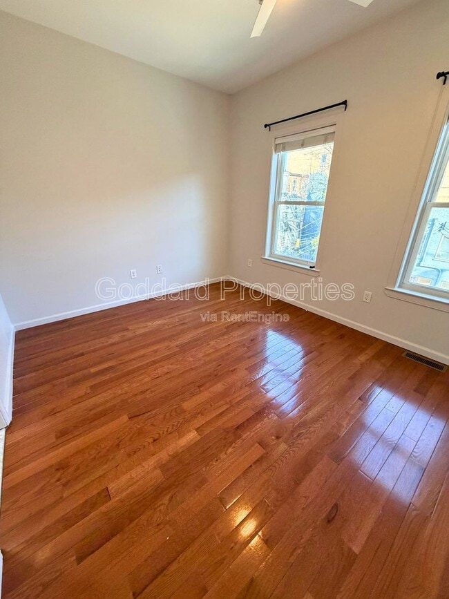 Photo - 12 E 22nd St