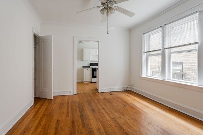 Photo - Albany Park - 2 Bed / 1 Bath - Heat Included Unit 4327-1