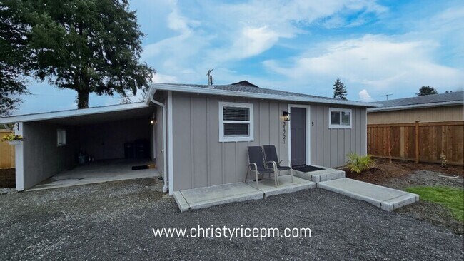 Photo - 31721 W Commercial St Unidad B