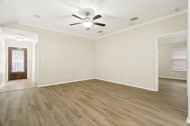 2813 Houston Wood Dr