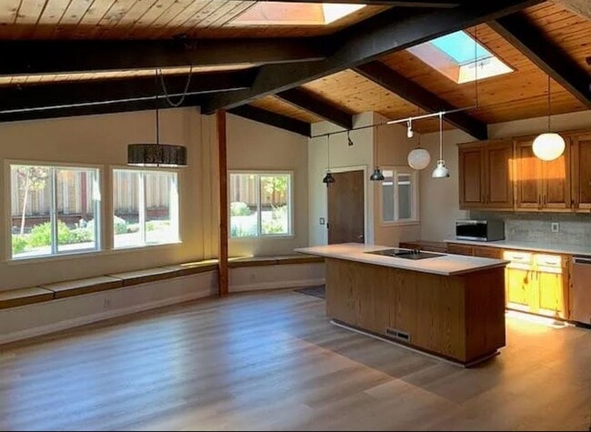 Photo - Beautiful 4 Bedroom Home in Santa Cruz