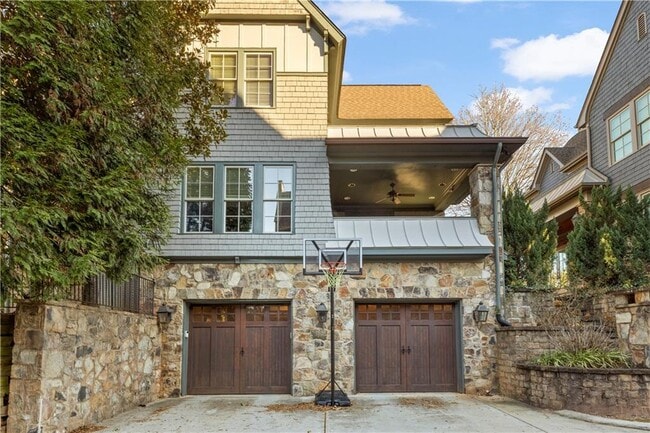 Photo - 2125 Cooper Lake Dr SE