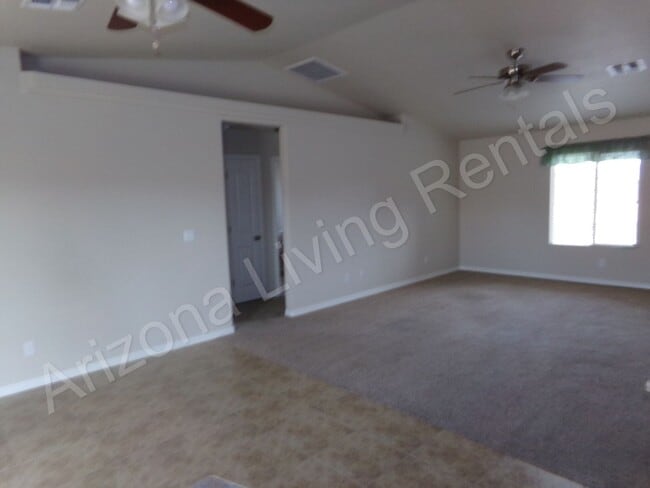 Photo - SUPER CLEAN 4 BEDROOM HOME