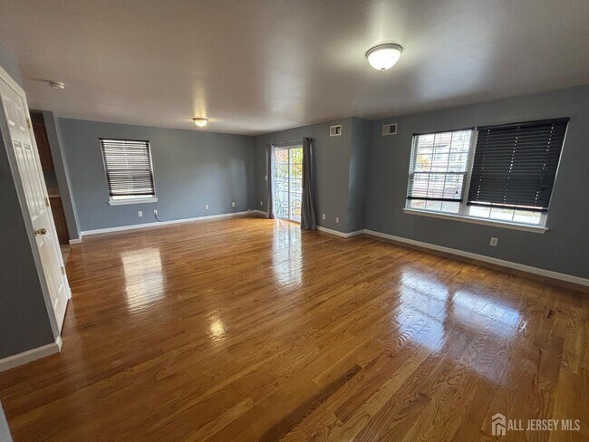 Photo - 174 Keer Ave