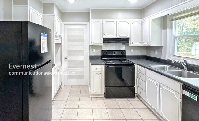 Photo - 392 Shelton Rd