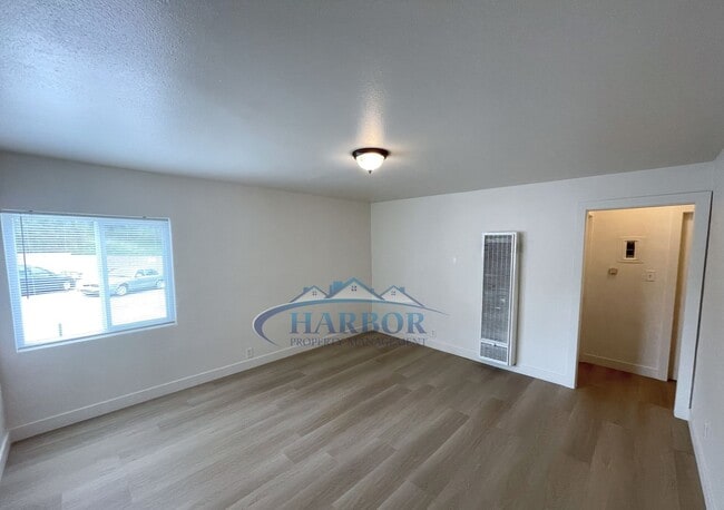 Building Photo - 840-842 1/2 W. Sepulveda Street Unit 840 1/2 Rental