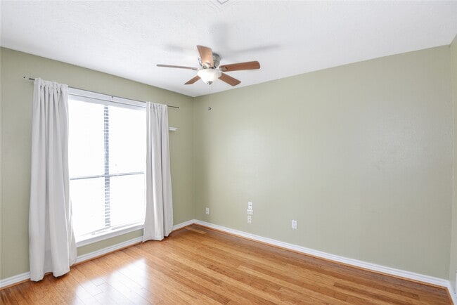 Photo - 3220 69th St Unit L6