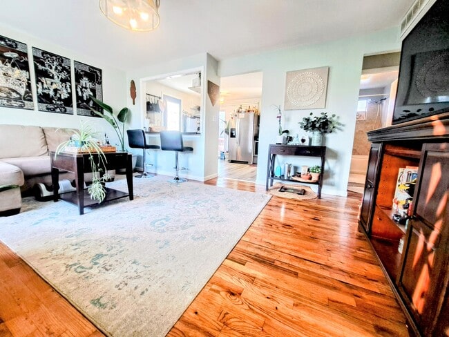 Photo - 16 W Eden Ct
