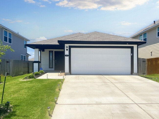Modern and Beautiful - 3/BR and 2/BA Home ... - Modern and Beautiful - 3/BR and 2/BA Home ...