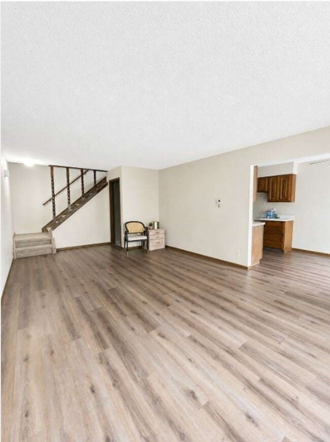 Building Photo - Orangewood Unit 9777 Orangewood Dr