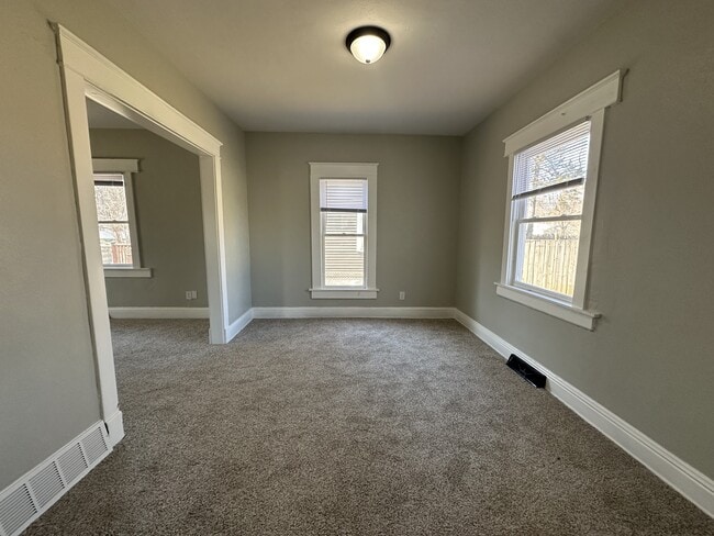 Photo - 1105 Queen St