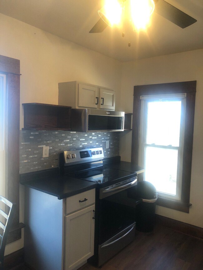 Photo - 1533 Elm St Unidad 1535 Elm St Grinnell