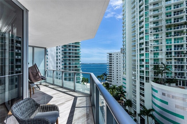 Building Photo - 1300 Brickell Bay Dr Unit 1102