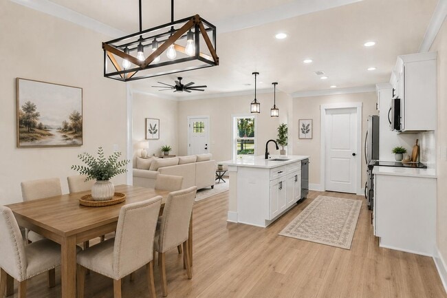 Building Photo - 150 N Booker St