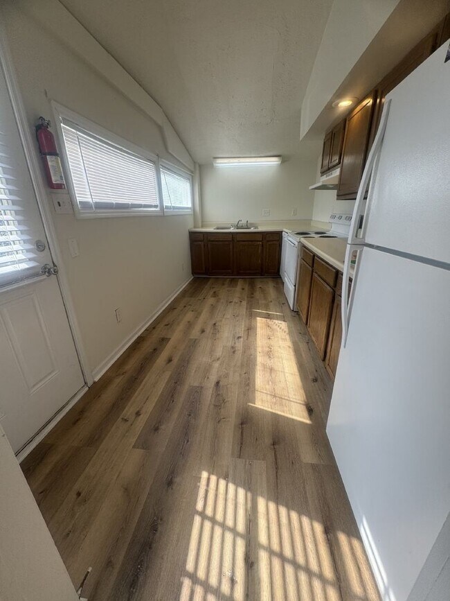 Photo - 200 E 2nd St