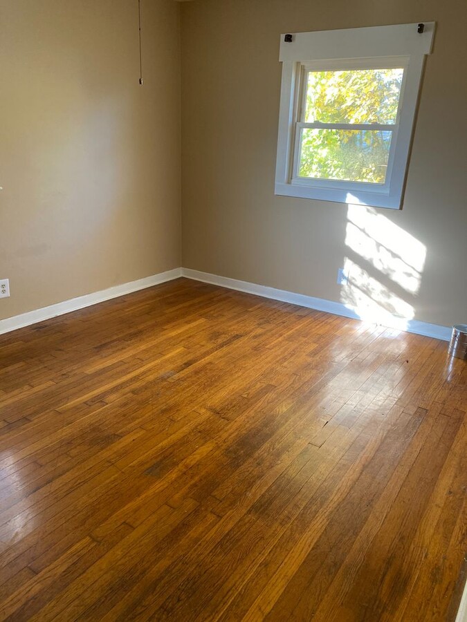 2 bed Ranch Home for Rent - 2 bed Ranch Home for Rent