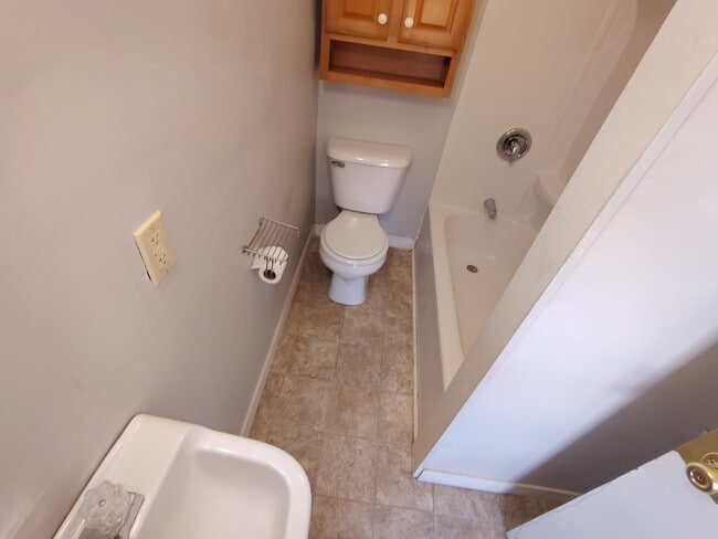 Photo - 330 N 11th St