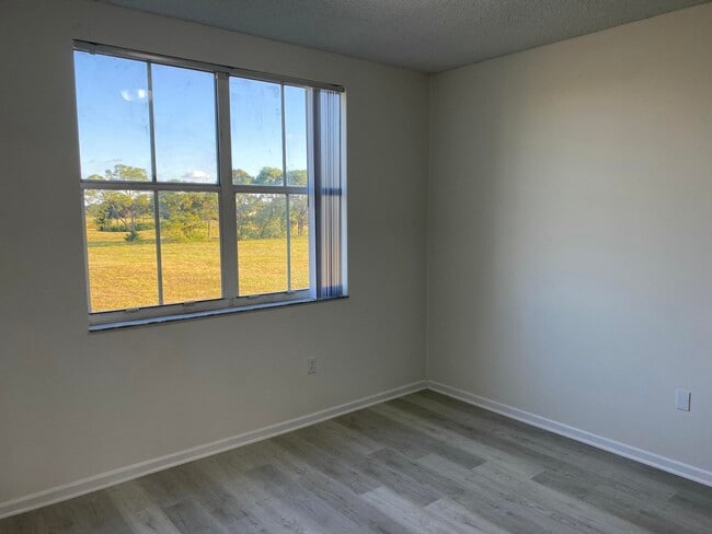 Photo - 2080 Greenview Shores Blvd